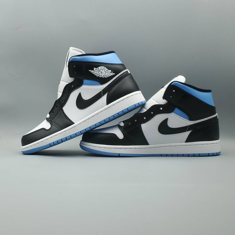 Wmns Air Jordan 1 Mid