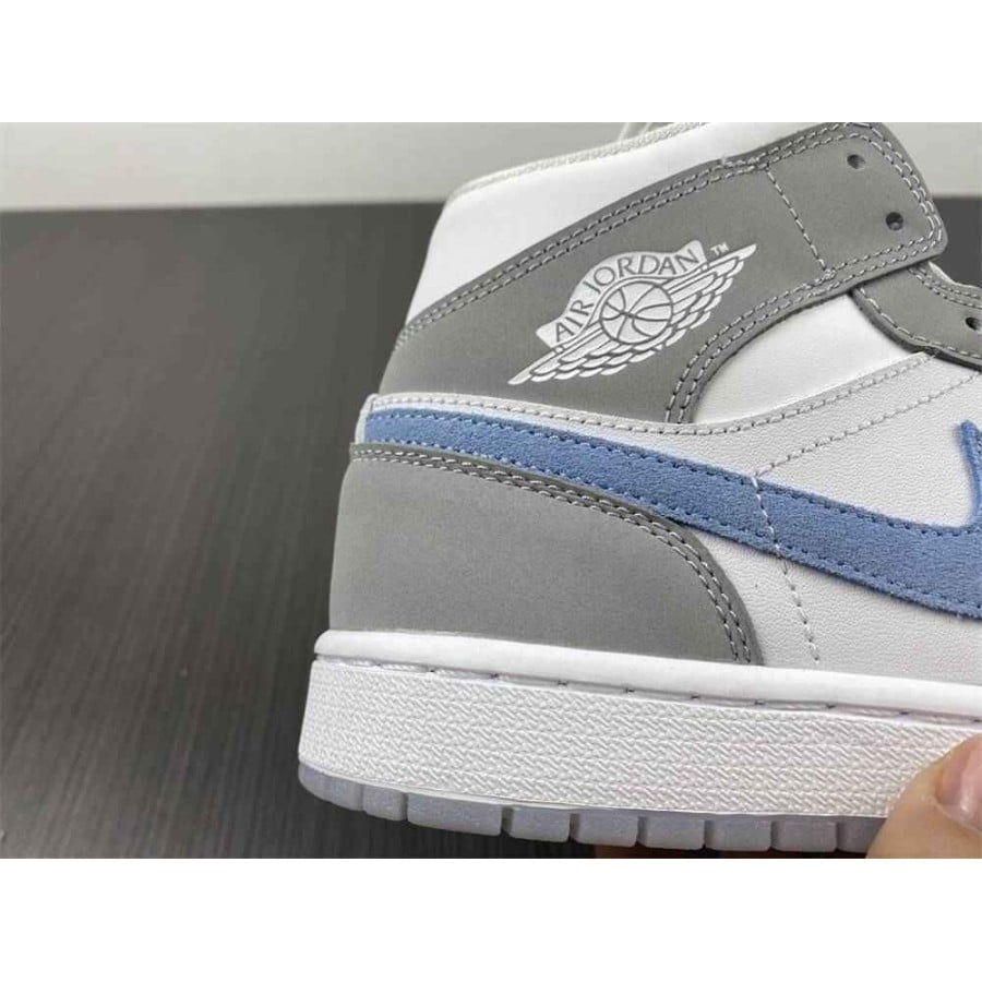 Wmns Air Jordan 1 Mid