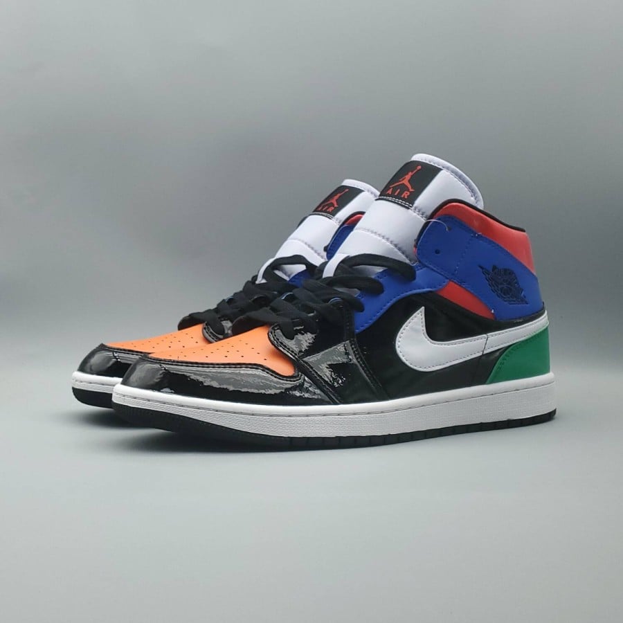 Wmns Air Jordan 1 Mid SE