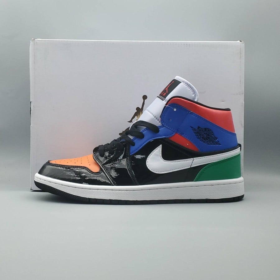 Wmns Air Jordan 1 Mid SE
