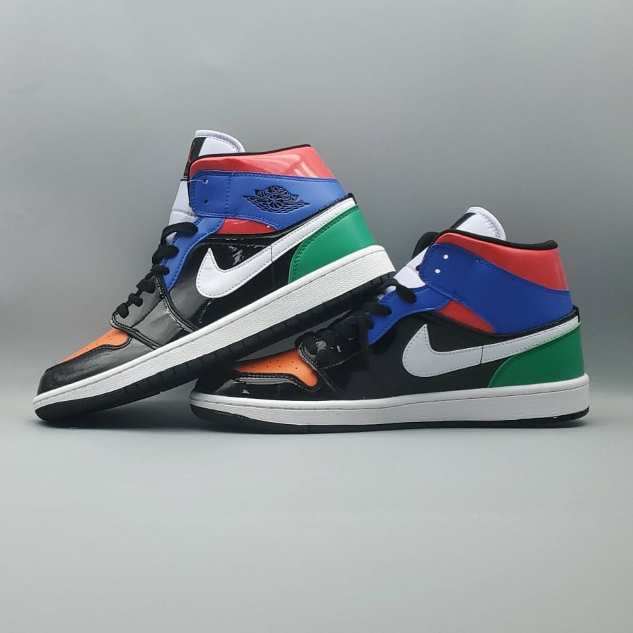 Wmns Air Jordan 1 Mid SE