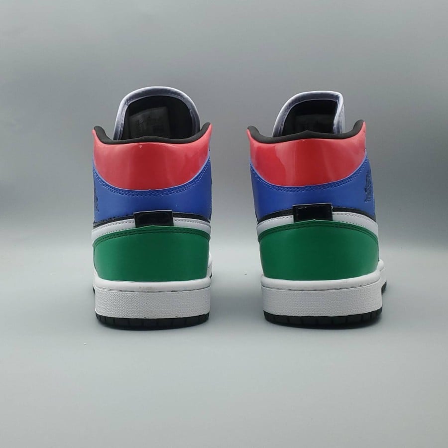 Wmns Air Jordan 1 Mid SE