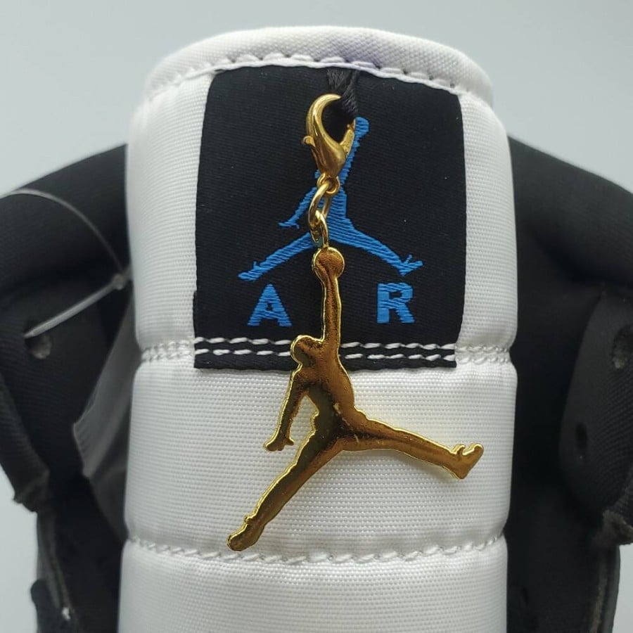 Wmns Air Jordan 1 Mid SE