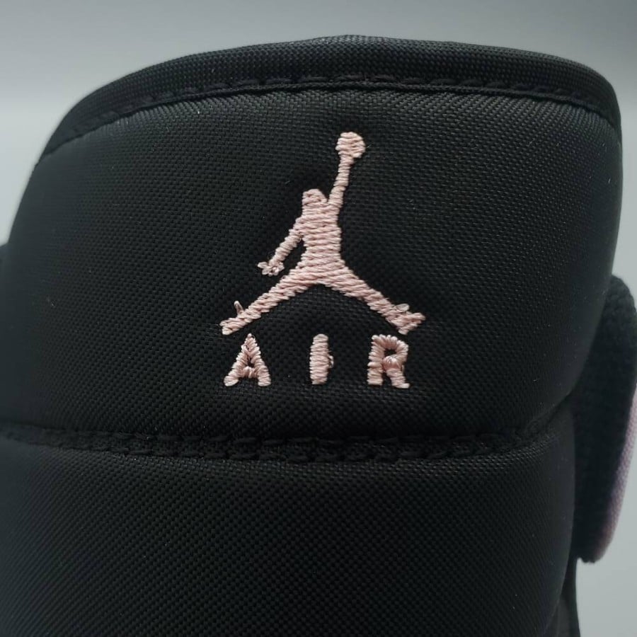 Air Jordan 1 Mid SE