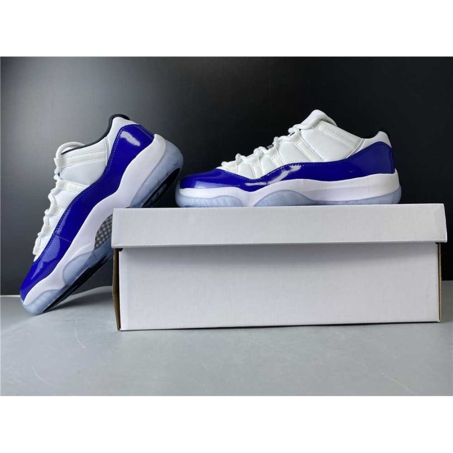 Wmns Air Jordan 11 Retro Low