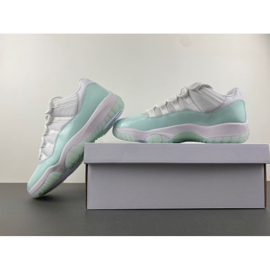 Wmns Air Jordan 11 Retro Low