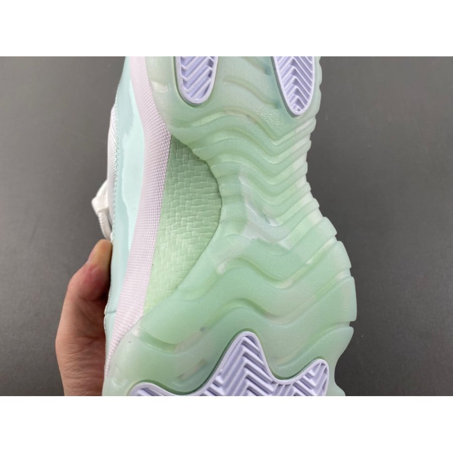Wmns Air Jordan 11 Retro Low