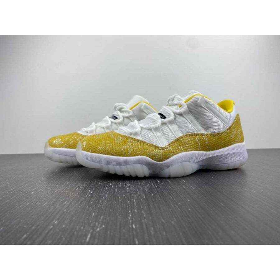 Wmns Air Jordan 11 Low