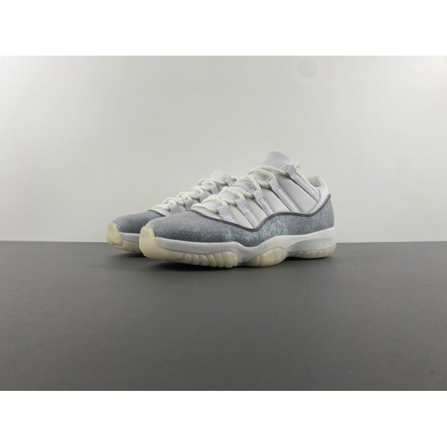 Air Jordan 11 Retro Low