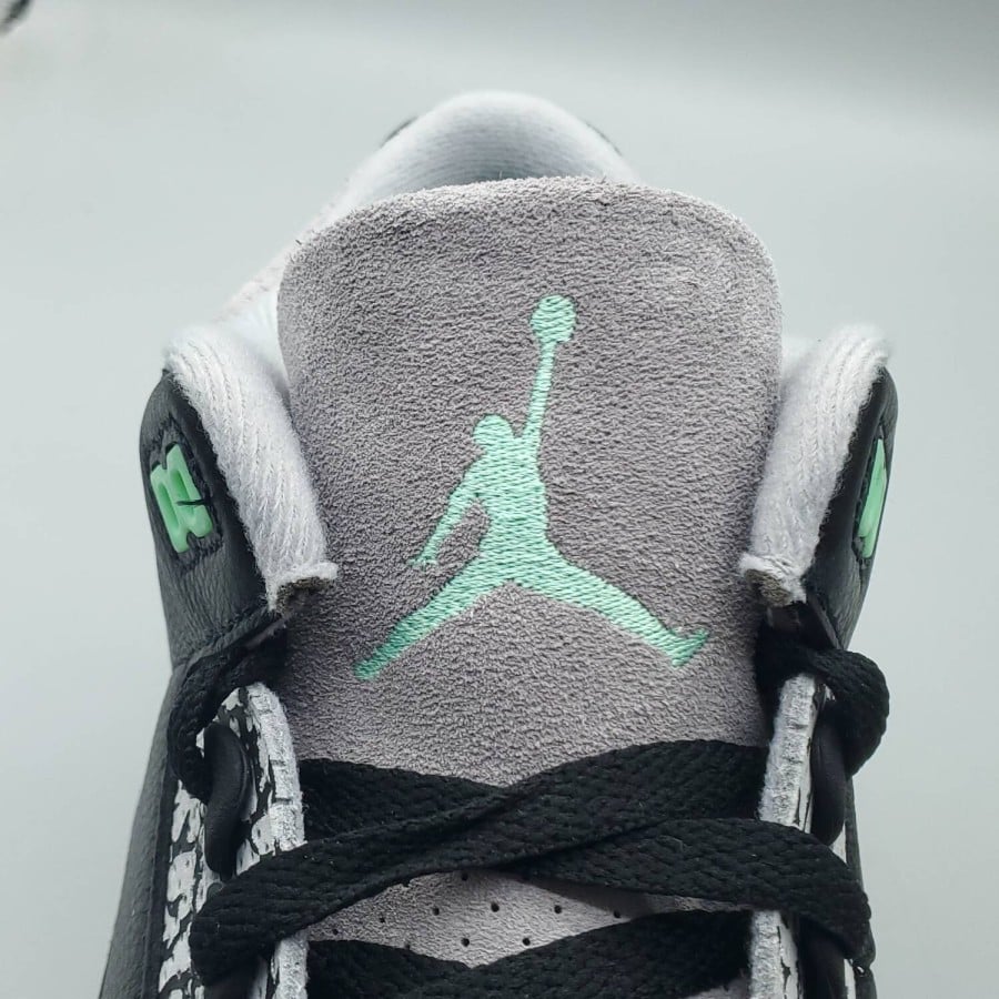Air Jordan 3 Retro