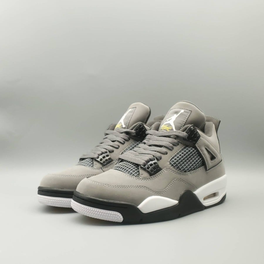 Air Jordan 4 Retro