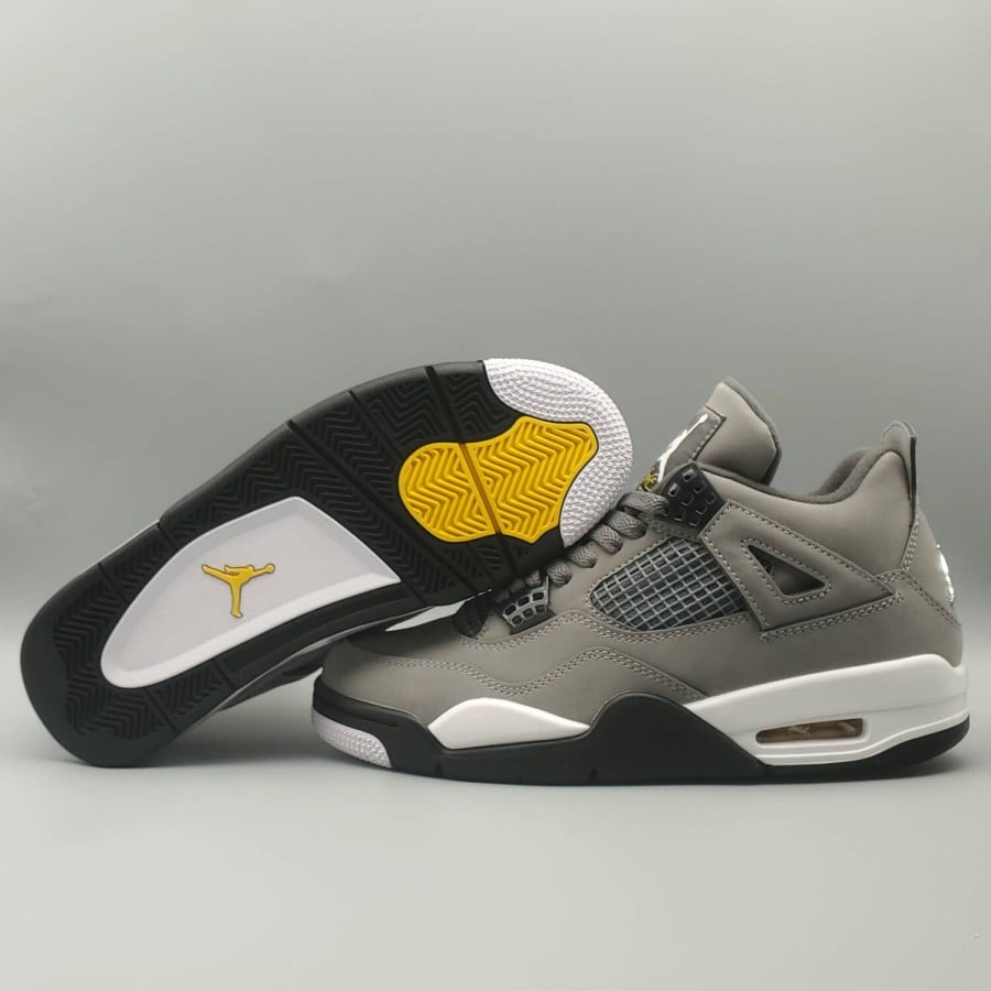 Air Jordan 4 Retro