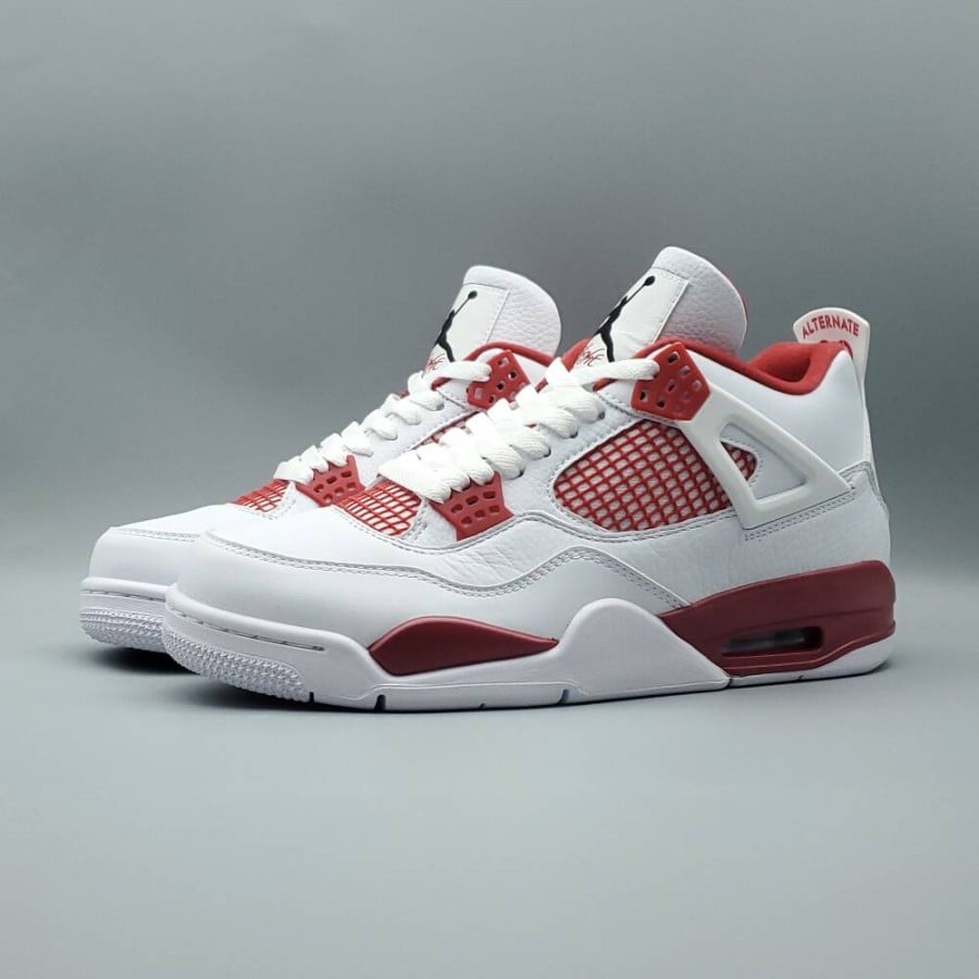 Air Jordan 4 Retro 
