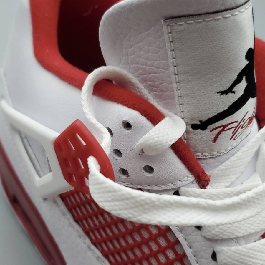 Air Jordan 4 Retro 