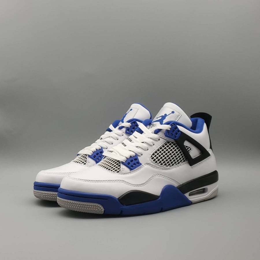 Air Jordan 4 Retro