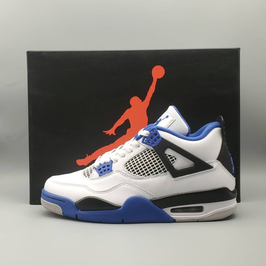 Air Jordan 4 Retro