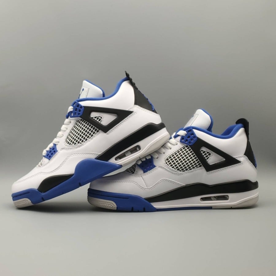 Air Jordan 4 Retro