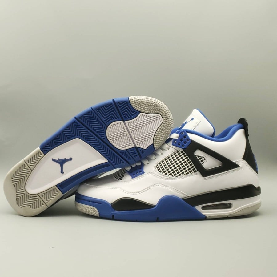 Air Jordan 4 Retro