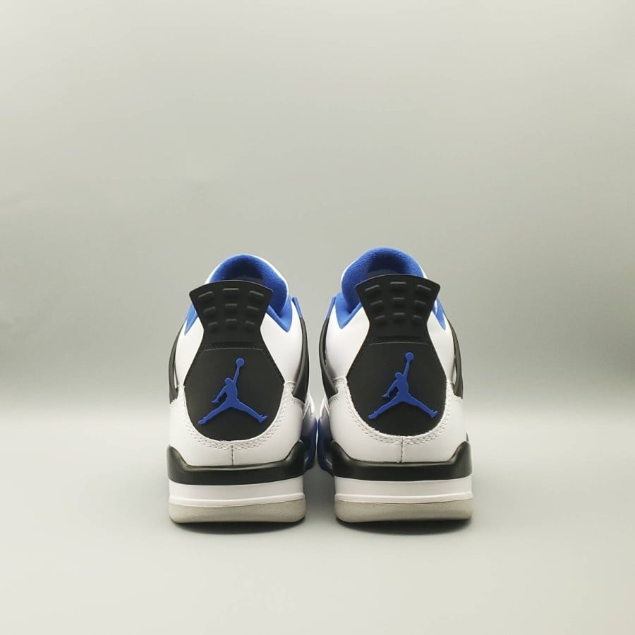 Air Jordan 4 Retro