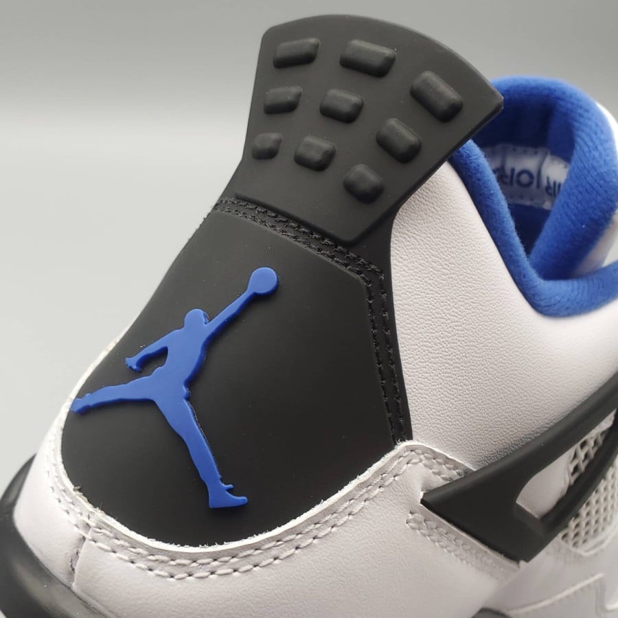 Air Jordan 4 Retro