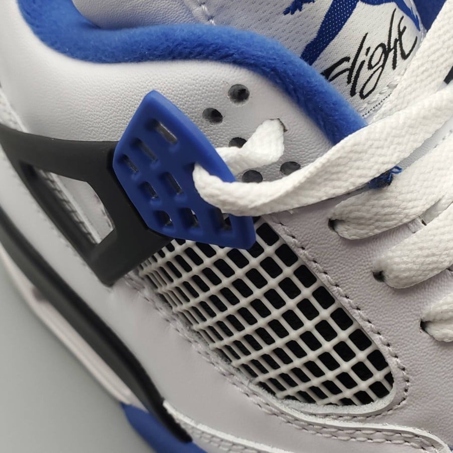 Air Jordan 4 Retro