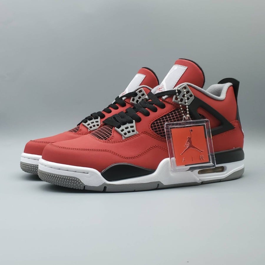 Air Jordan 4 Retro