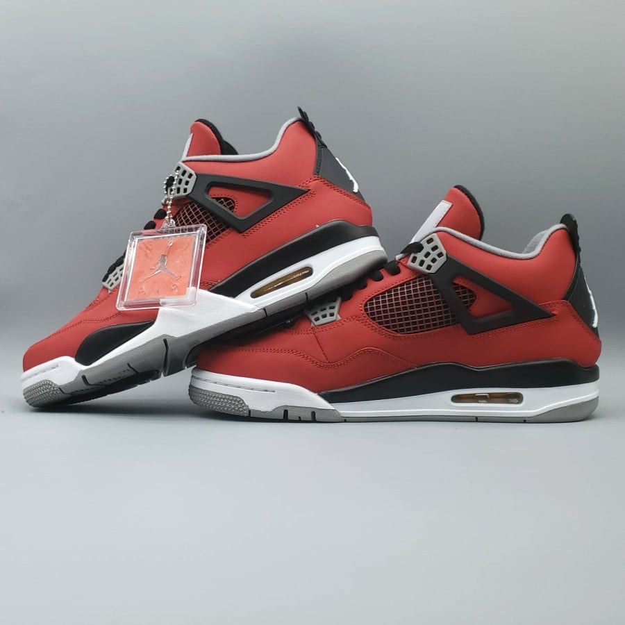 Air Jordan 4 Retro