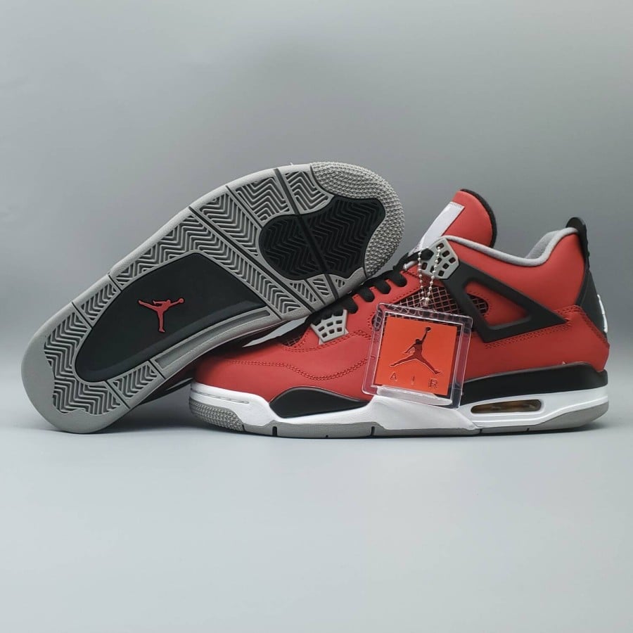 Air Jordan 4 Retro