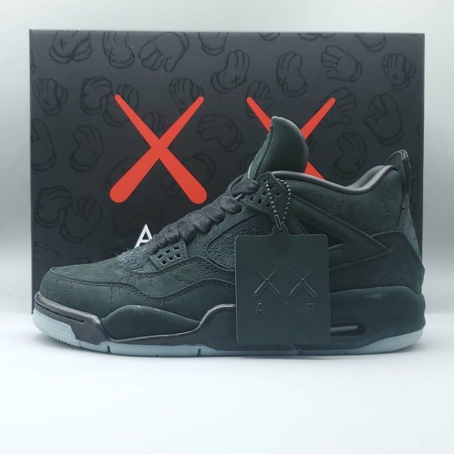 KAWS x Air Jordan 4 Retro