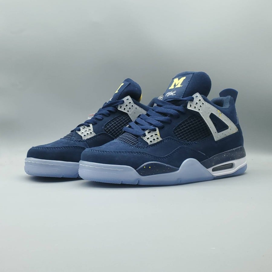 Air Jordan 4 Retro 