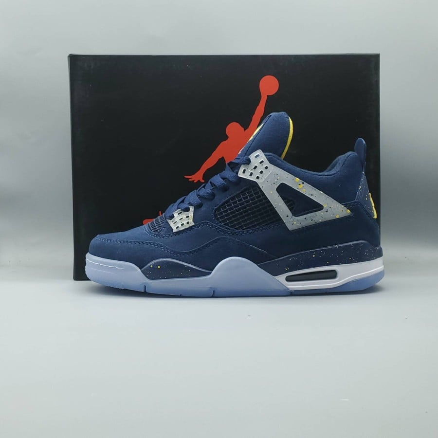 Air Jordan 4 Retro 