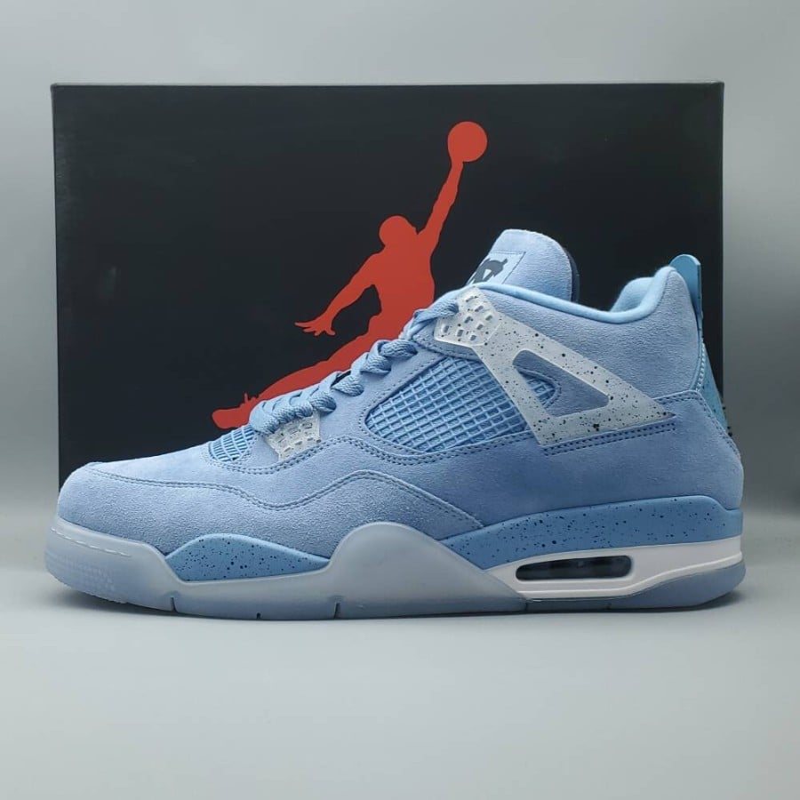 Air Jordan 4 Retro