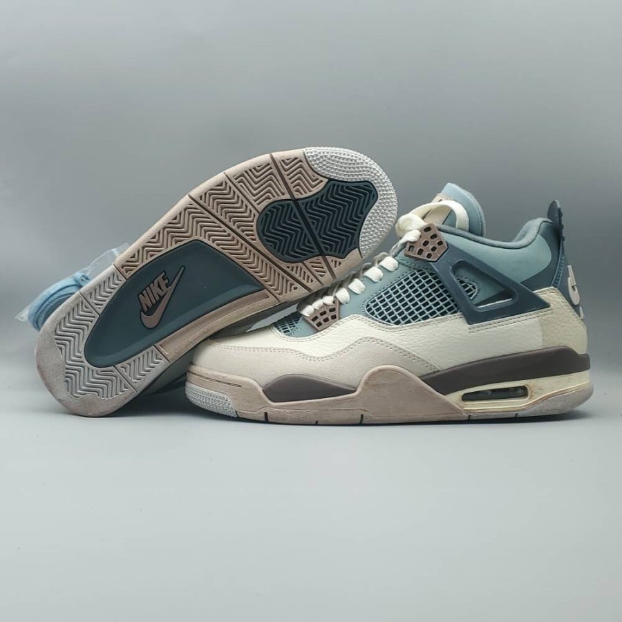 Air Jordan 4