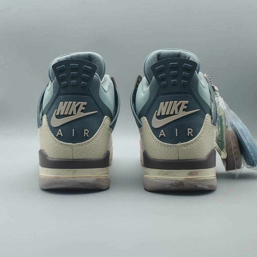 Air Jordan 4