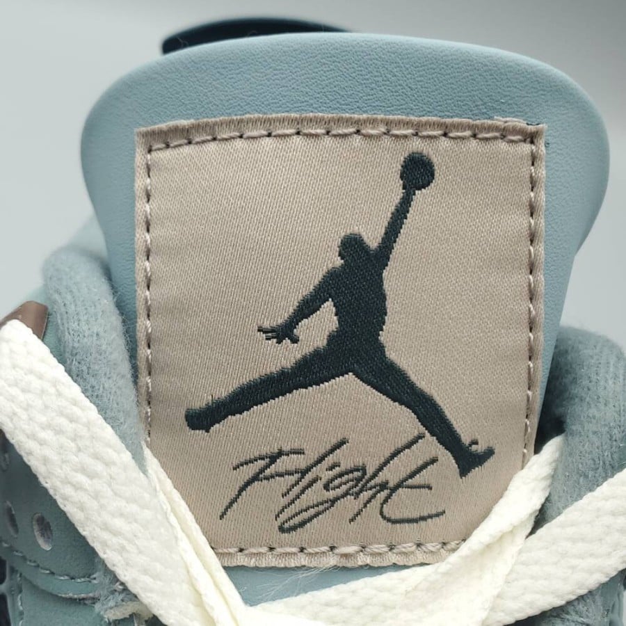 Air Jordan 4