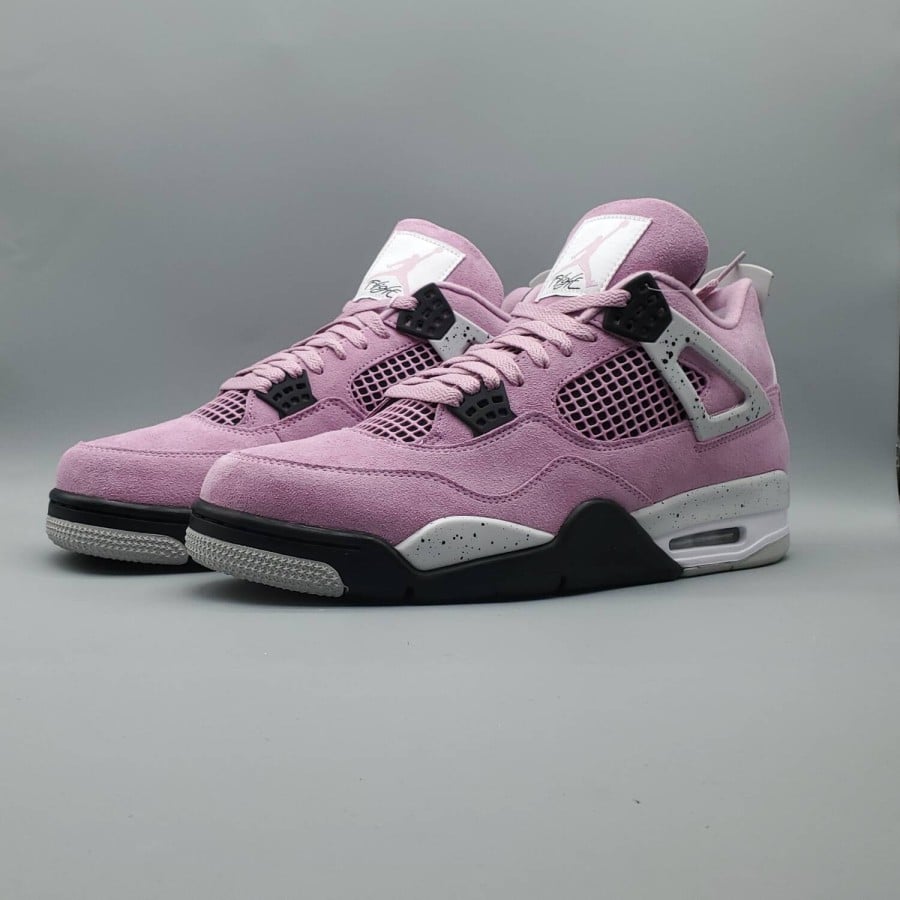 Wmns Air Jordan 4 Retro