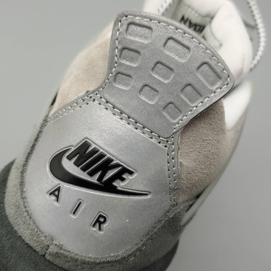 Air Jordan 4 Retro SE