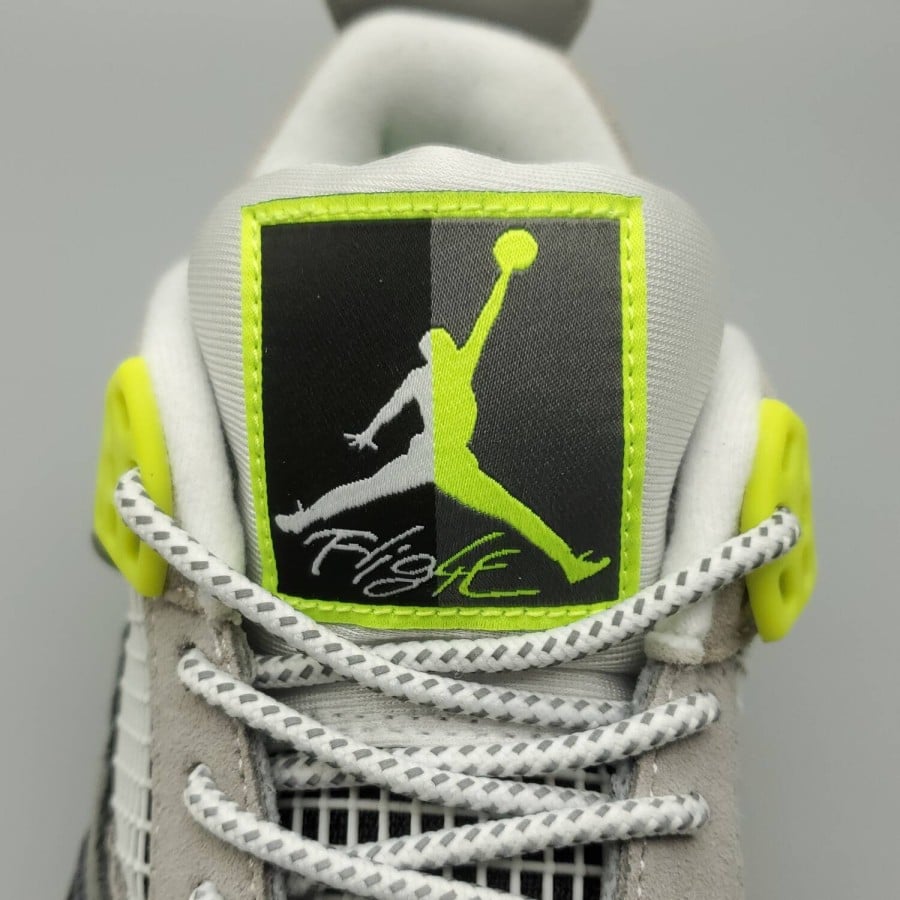Air Jordan 4 Retro SE