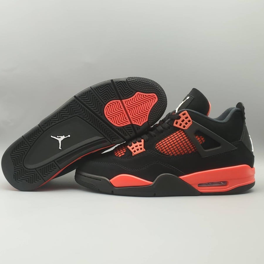 Air Jordan 4 Retro