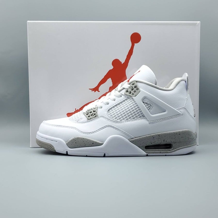 Air Jordan 4 Retro
