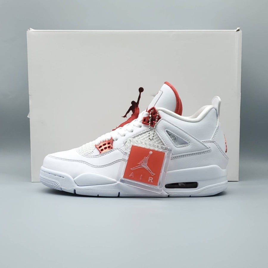 Air Jordan 4 Retro