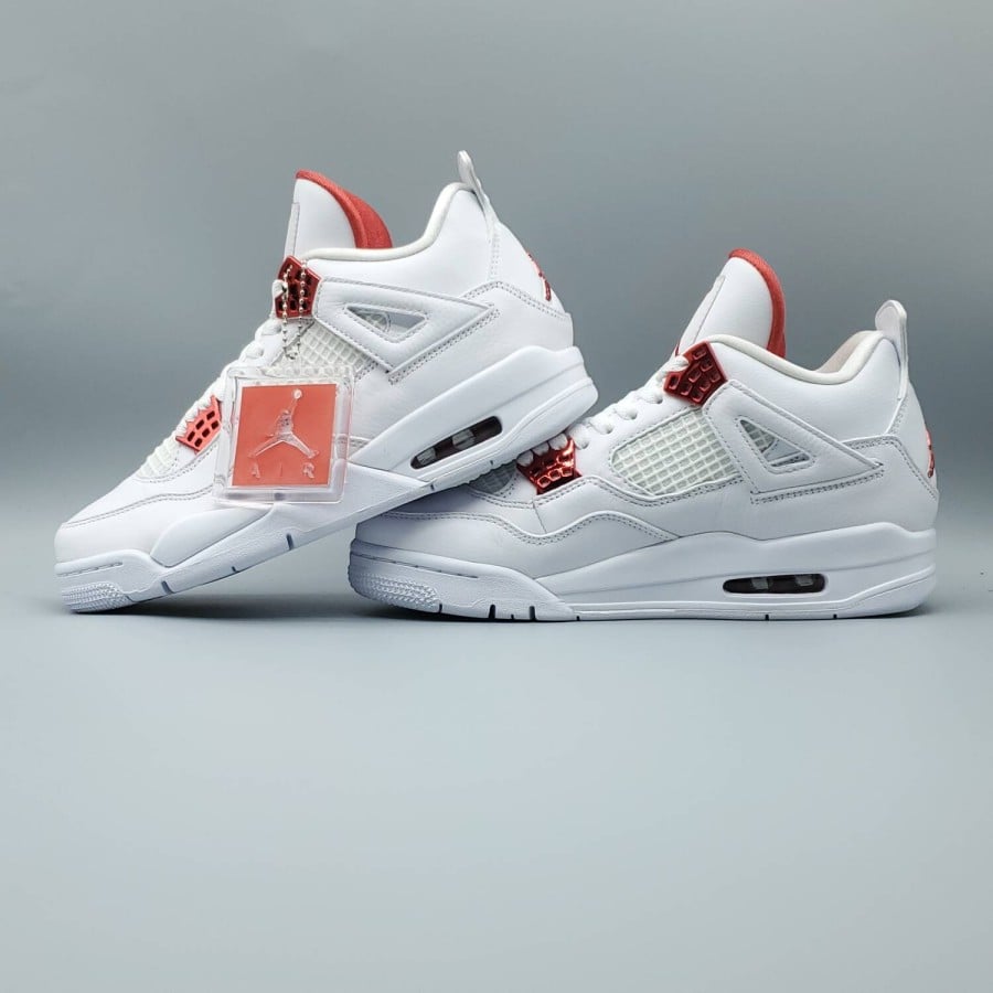 Air Jordan 4 Retro