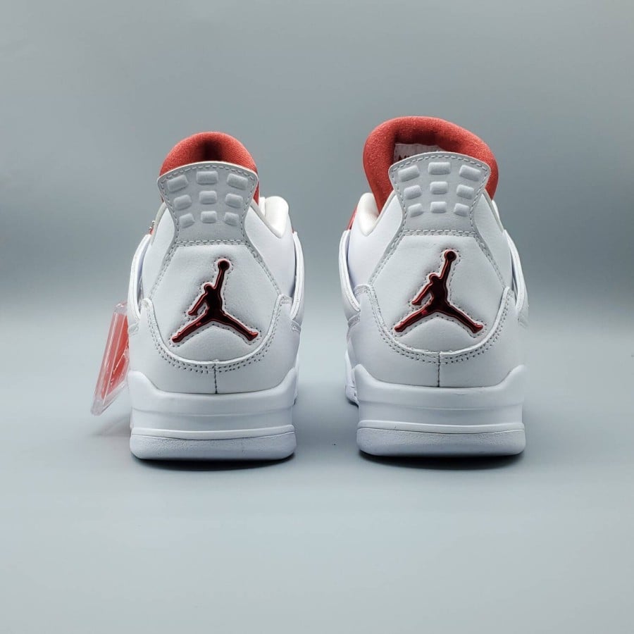 Air Jordan 4 Retro