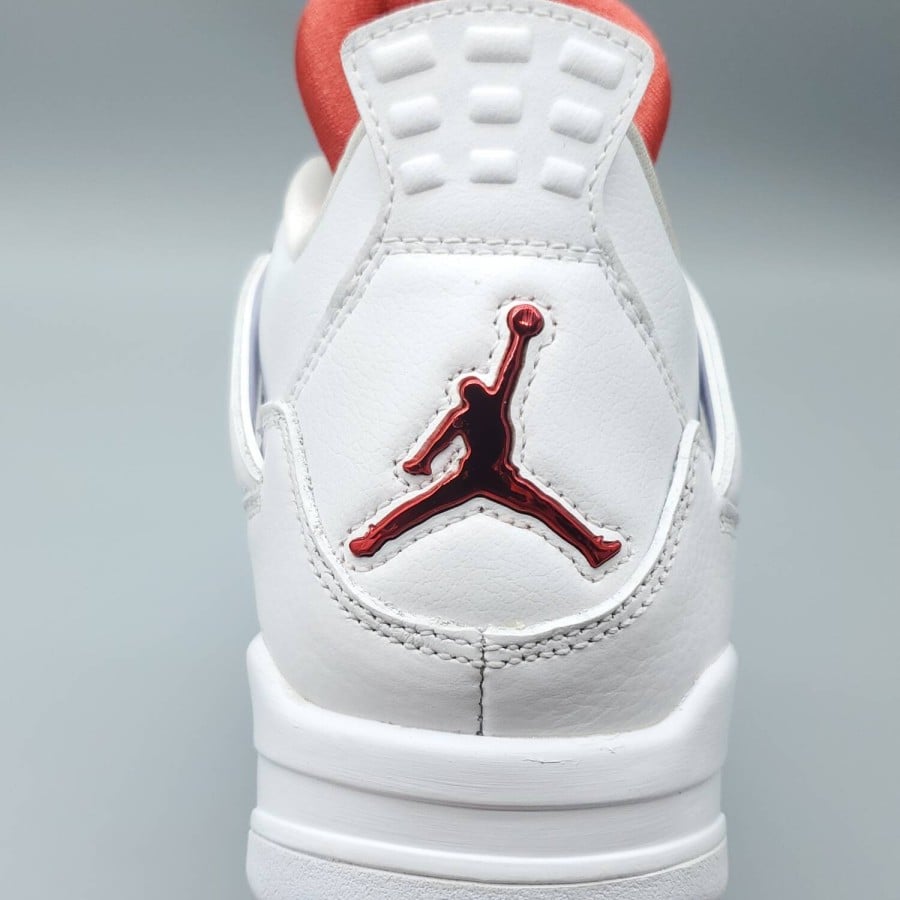 Air Jordan 4 Retro