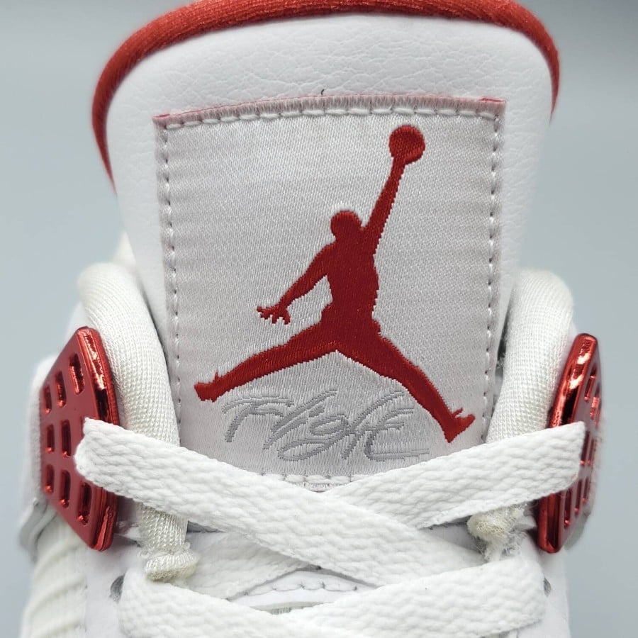 Air Jordan 4 Retro