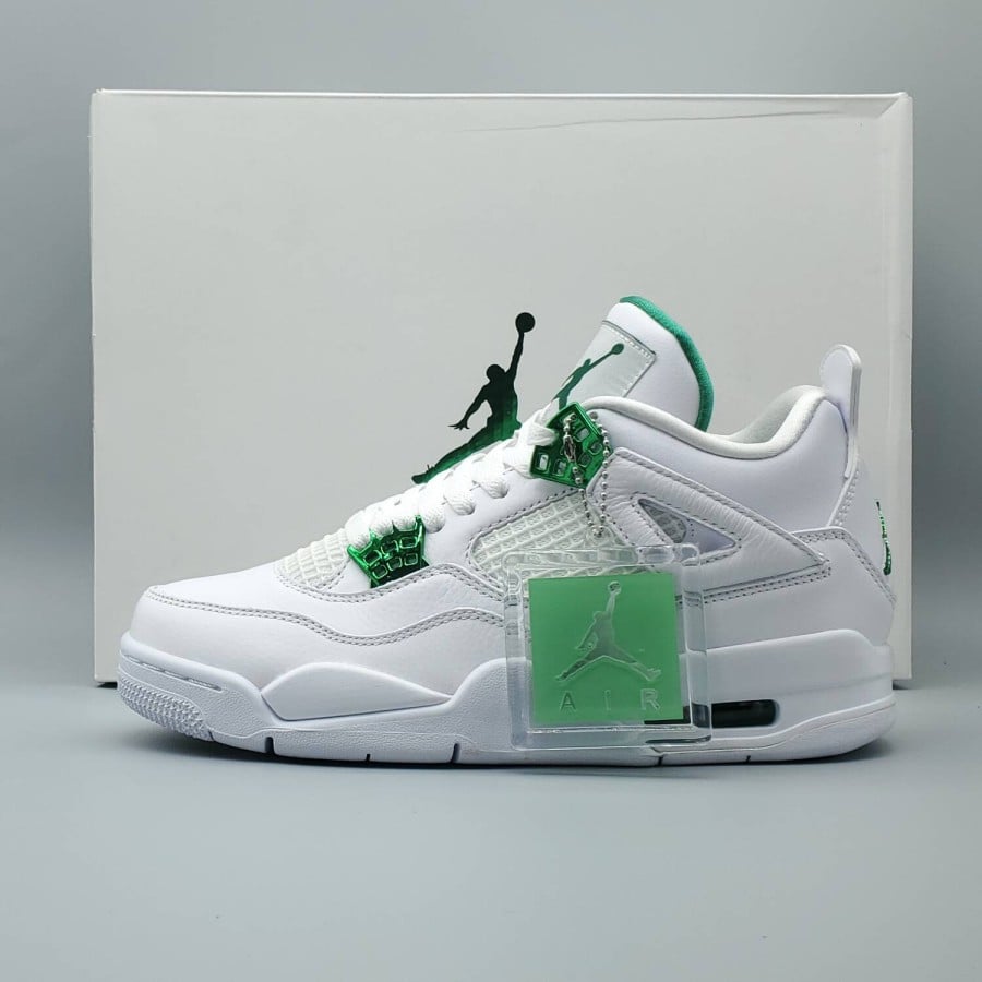 Air Jordan 4 Retro
