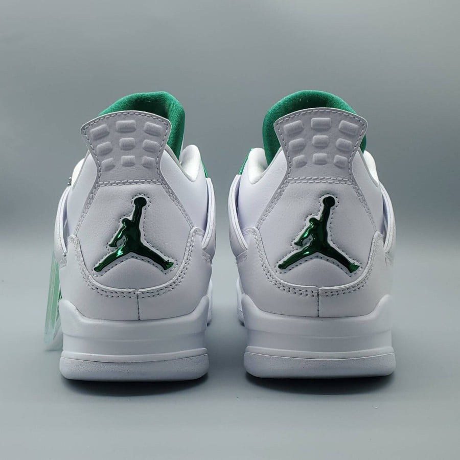Air Jordan 4 Retro