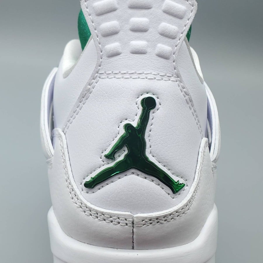 Air Jordan 4 Retro