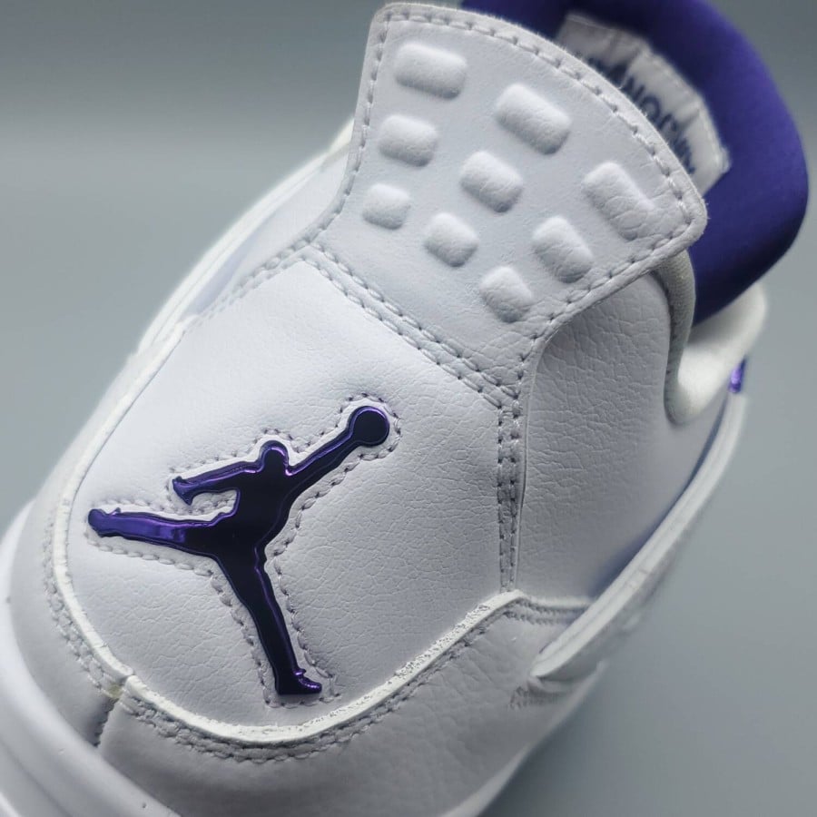 Air Jordan 4 Retro