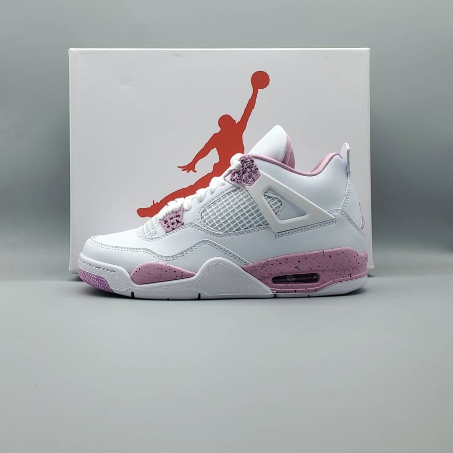 Air Jordan 4 Retro